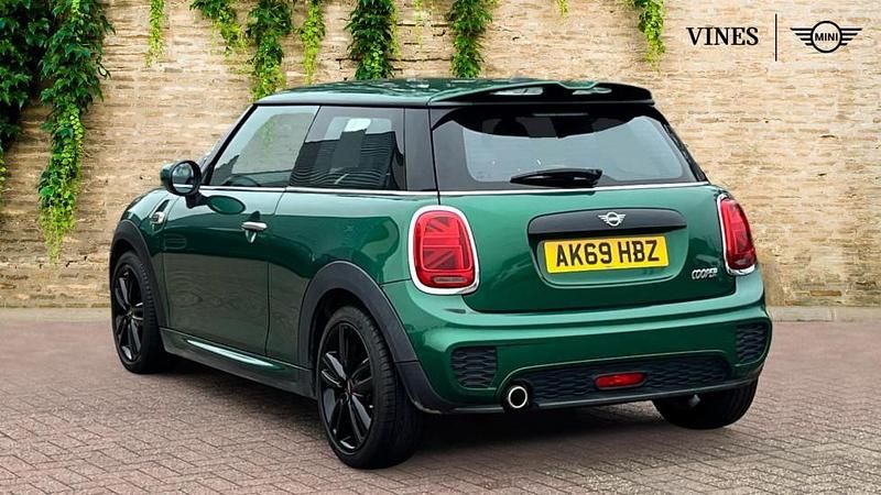 Used Mini Cooper Hatch 134 HP (98 kW) 2019 Green Hatchback