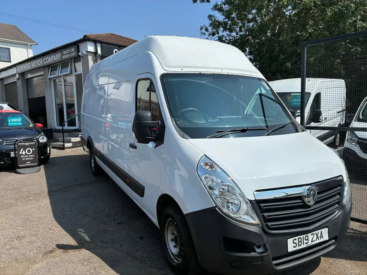 Used Vauxhall Movano 145 HP (106 kW) 2019 White MPV