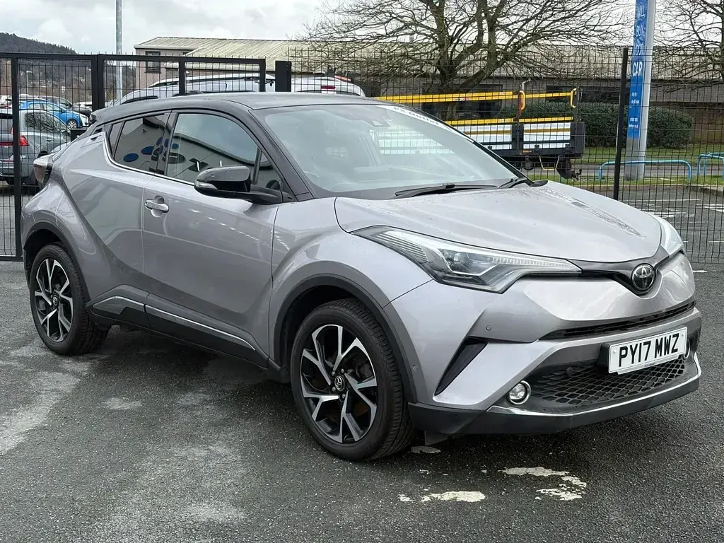 Used Toyota C-HR 116 HP (85 kW) 2017 Silver SUV