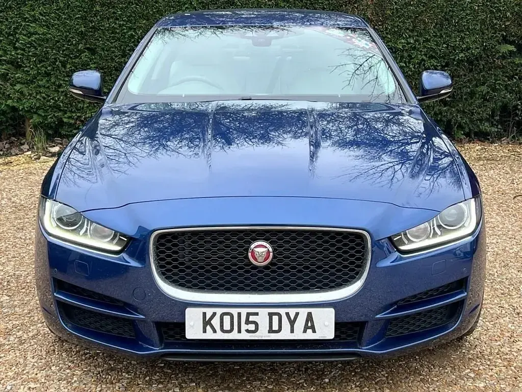 Używany Jaguar XE Portfolio 240 KM (176 kW) 2015 Niebieski Sedan/Limuzyna