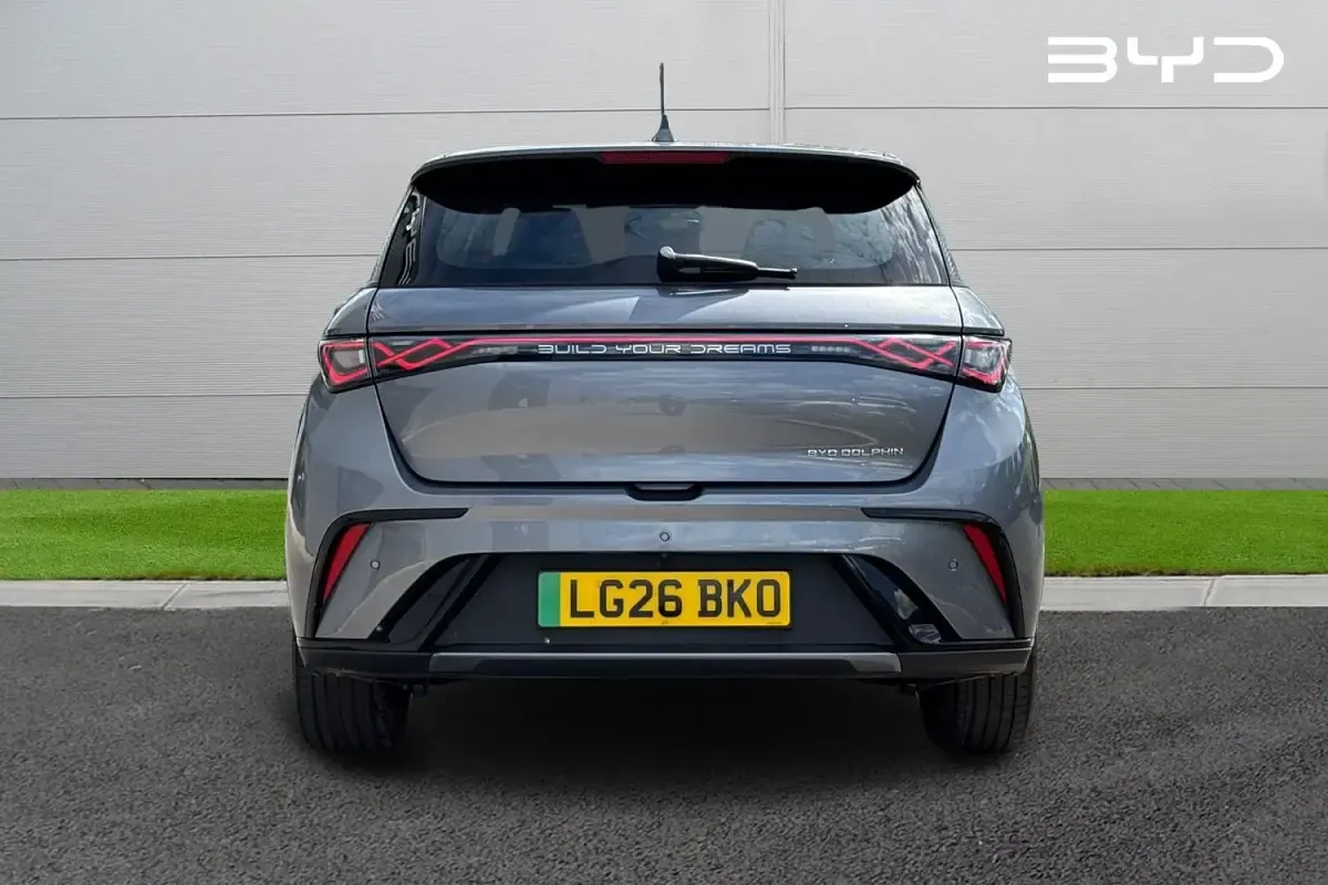 Nuevo BYD Dolphin Boost 130 kW (177 CV) 2026 Gris Utilitario