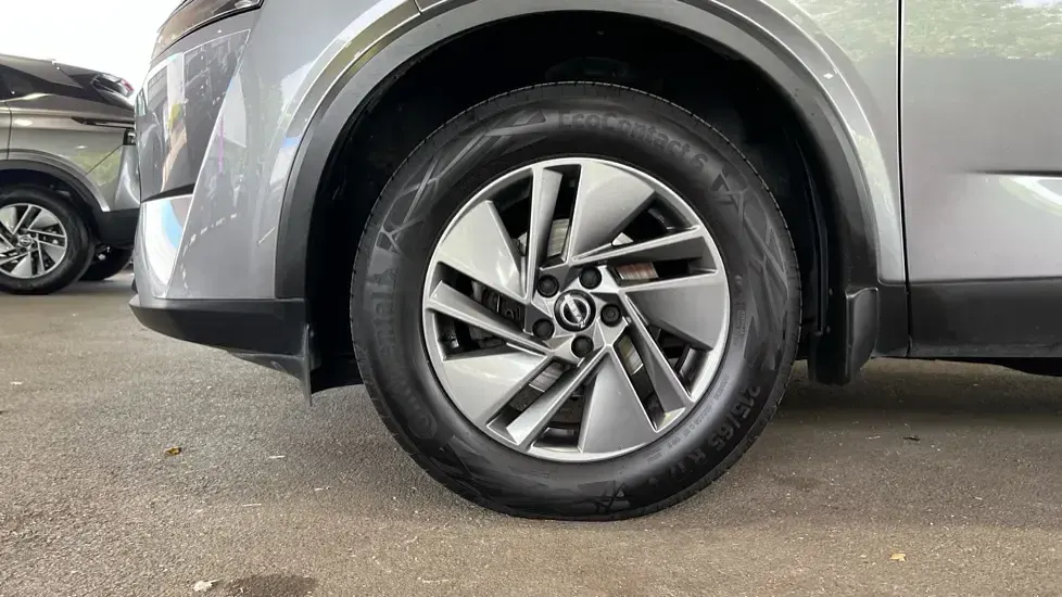 Used Nissan Qashqai Acenta Premium 140 HP (102 kW) 2022 Grey SUV