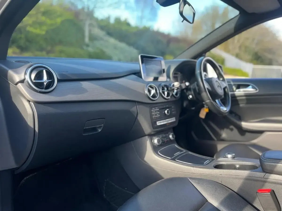 Used Mercedes B180 SE 2015 Grey Hatchback