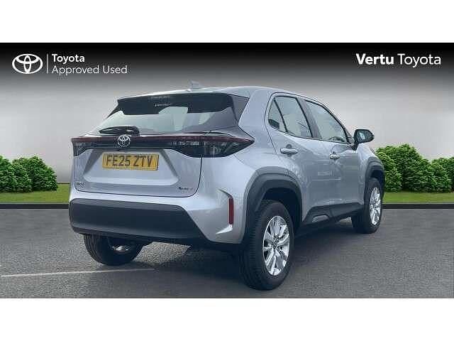 Used Toyota Yaris Cross 113 HP (83 kW) 2025 Silver SUV