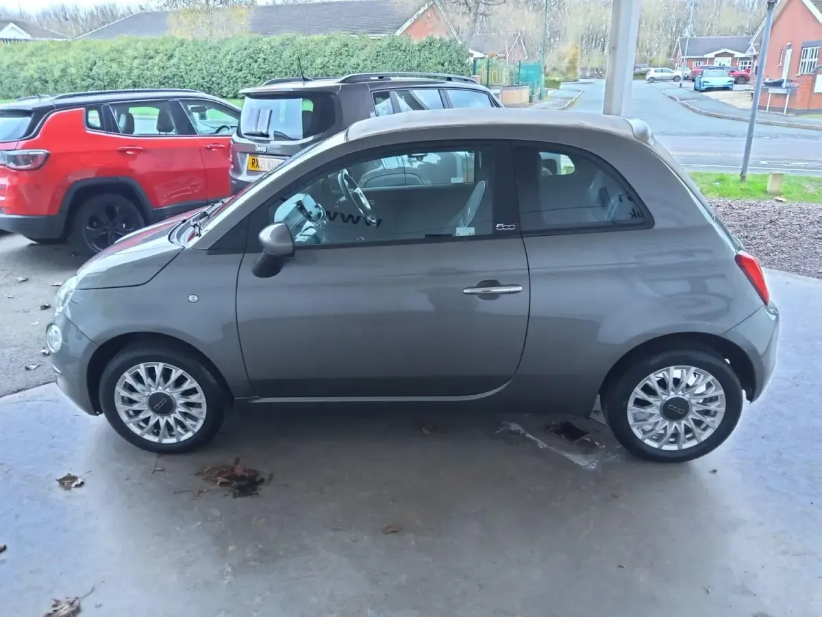 Usado Fiat 500C Lounge 70 CV (51 kW) 2021 Gris Descapotable