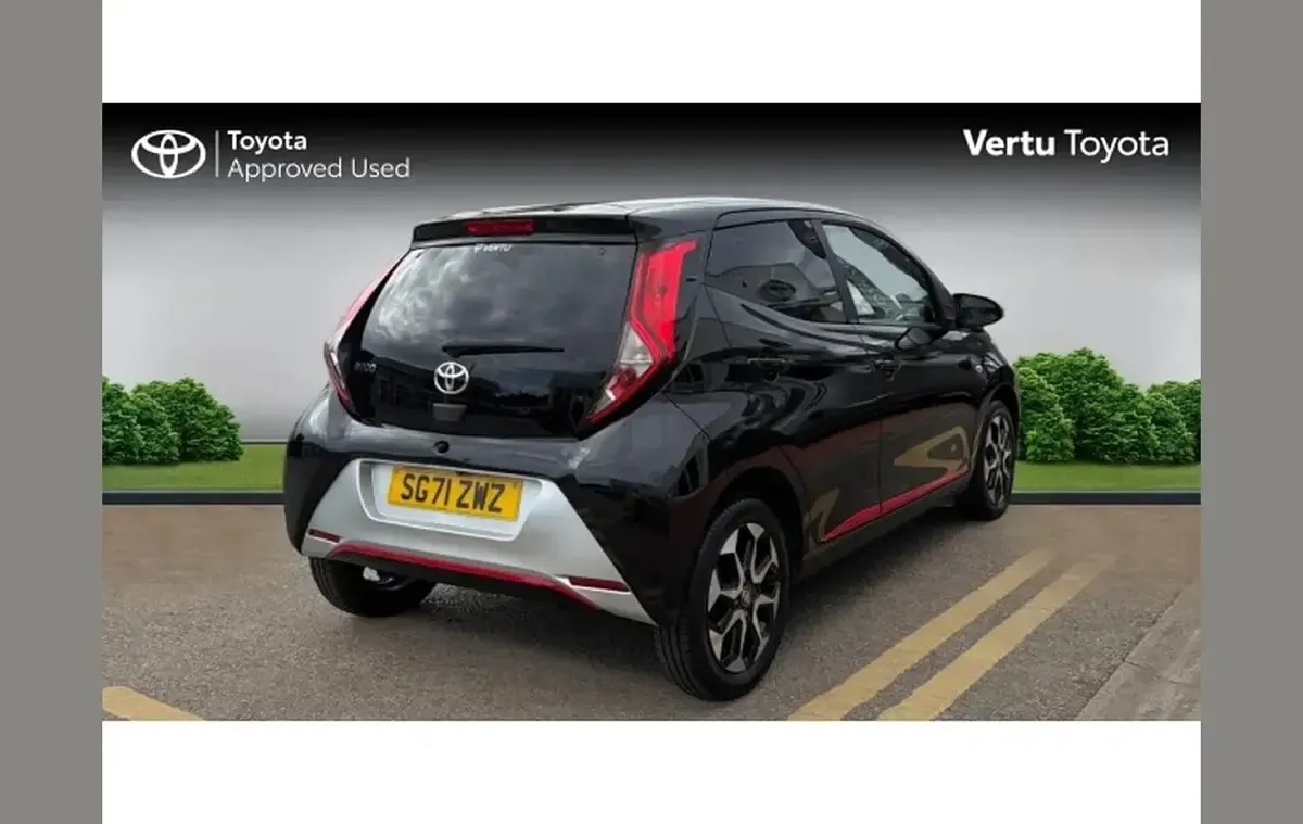 Used Toyota Aygo Trend 72 HP (52 kW) 2021 Black Hatchback