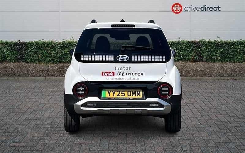 Used Hyundai Inster 85 kW (116 HP) 2025 Special solid  atlas white Hatchback