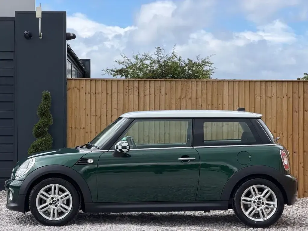 Used Mini Cooper Hatch 122 HP (89 kW) 2014 Green Hatchback