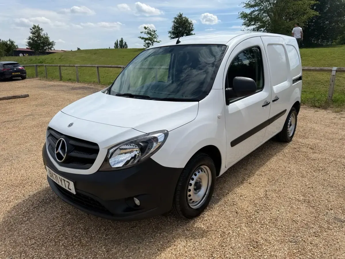 Used Mercedes Citan 109 94 HP (69 kW) 2021 White MPV