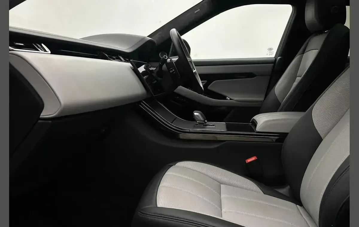 Used Land Rover Range Rover evoque Autobiography 200 HP (147 kW) 2025 Silver SUV
