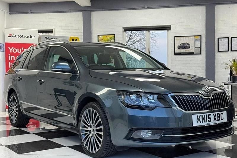 Used Skoda Superb LAURIN & KLEMENT 140 HP (102 kW) 2015 Grey Estate