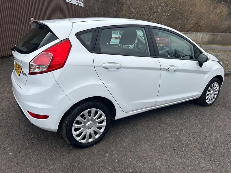 Usado Ford Fiesta Style 82 HP (60 kW) 2013 Branco Citadino