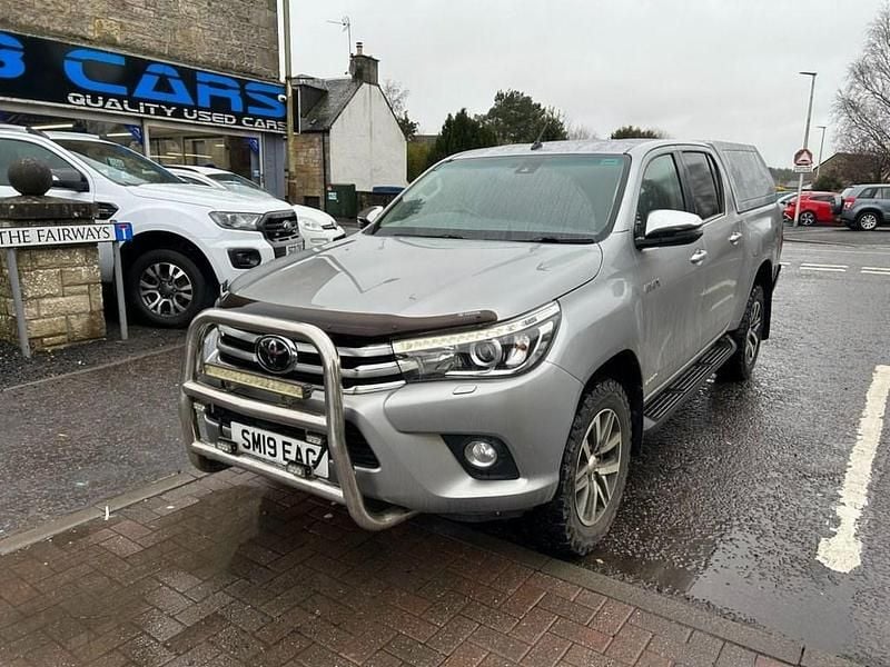 Used Toyota HiLux 150 HP (110 kW) 2019 Silver Pickup