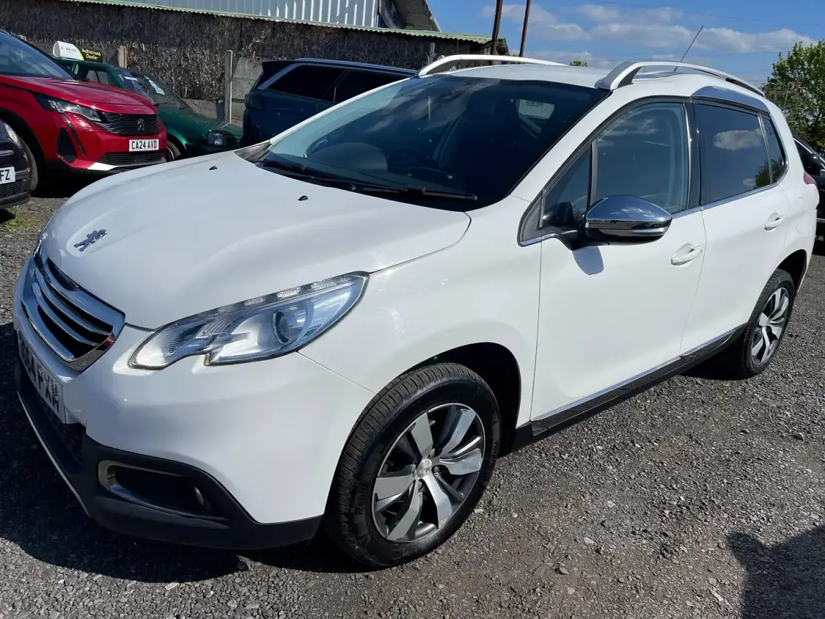Używany Peugeot 2008 Allure 115 KM (84 kW) 2014 Biały SUV