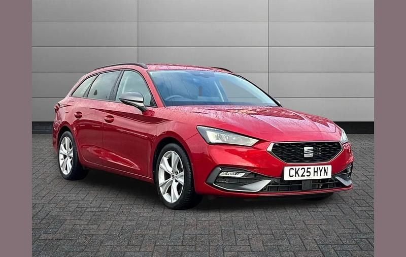 Used Seat Leon FR 113 HP (83 kW) 2025 Red Estate