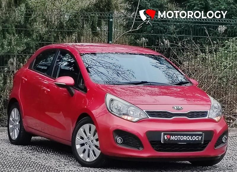 Used Kia Rio 107 HP (78 kW) 2012 Red Hatchback