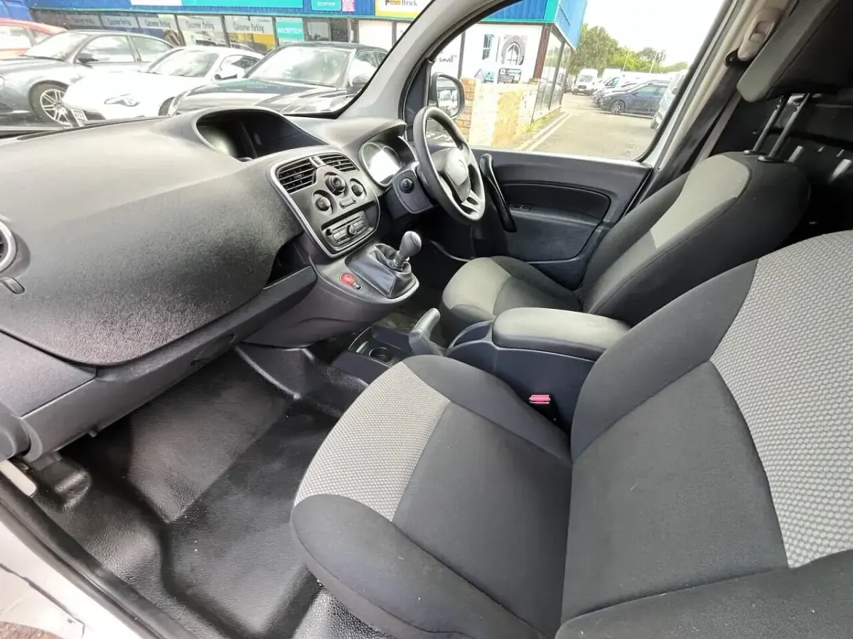 Used Renault Kangoo Business 95 HP (69 kW) 2019 White MPV