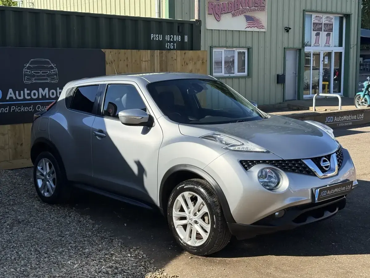Used Nissan Juke N-Connecta 110 HP (80 kW) 2016 Silver SUV