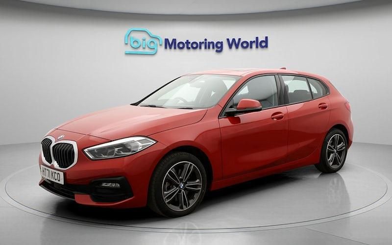 Used BMW 118 Sport Line 136 HP (100 kW) 2021 Red Hatchback