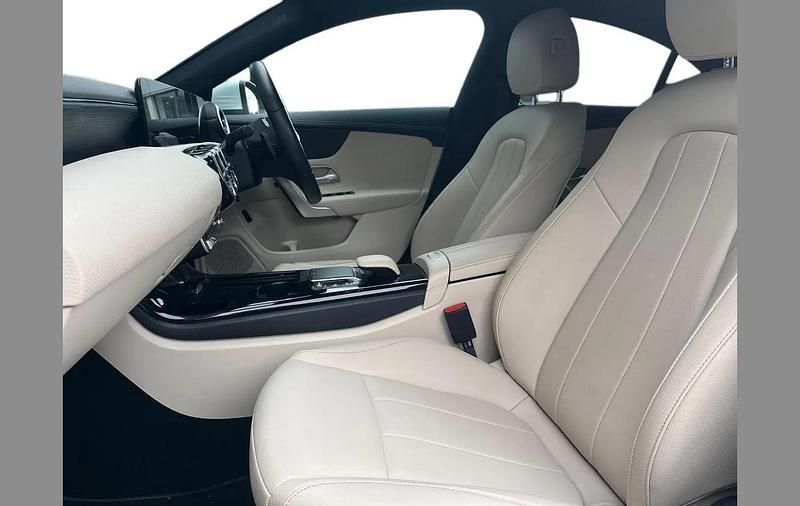 Used Mercedes CLA200 Executive 161 HP (118 kW) 2023 White Coupe