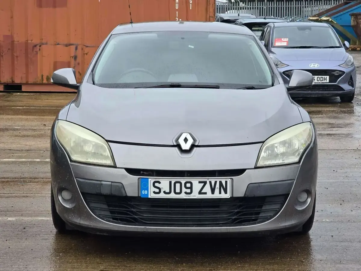 Usado Renault Mégane III Expression 2009 Cinzento Citadino