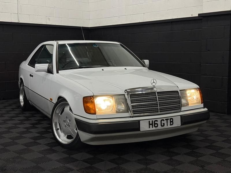 White Used 1990 Mercedes C230 Sedan | £8,490 - Image 1/4