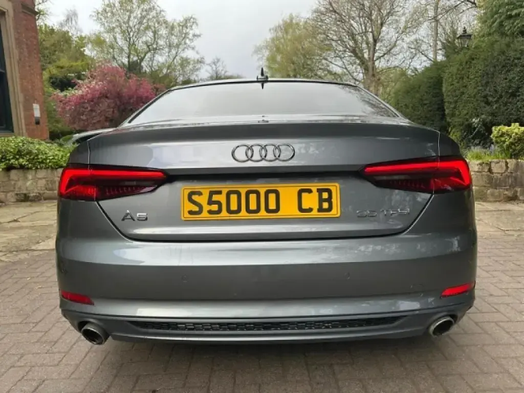Usado Audi A5 S-Line 2019 Gris Coupe