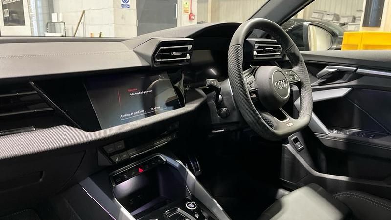 Used Audi A3 e-tron Comfort 204 HP (150 kW) 2025 Blue Hatchback