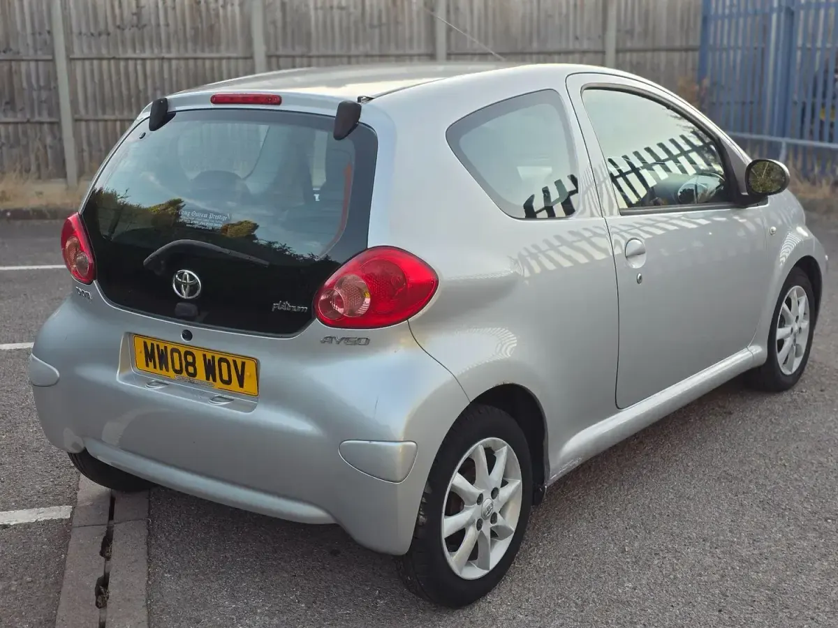 Used Toyota Aygo Platinum 67 HP (49 kW) 2008 Silver Hatchback