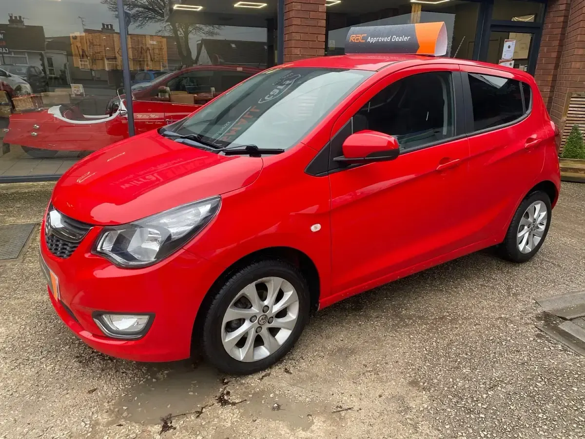 Used Vauxhall Viva 75 HP (55 kW) 2016 Red Hatchback