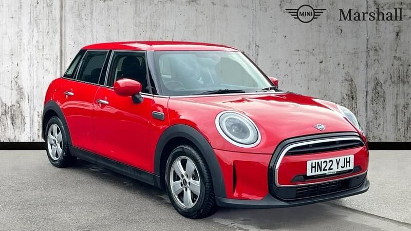 Used Mini Cooper Classic 136 HP (100 kW) 2022 Chili red Hatchback