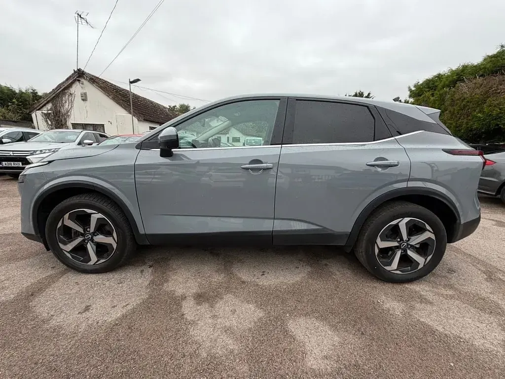 Used Nissan Qashqai N-Connecta 140 HP (102 kW) 2023 Grey SUV