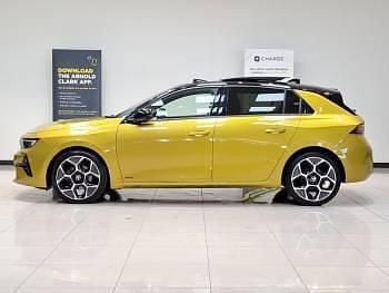 Used Vauxhall Astra Ultimate 130 HP (95 kW) 2022 Yellow Hatchback