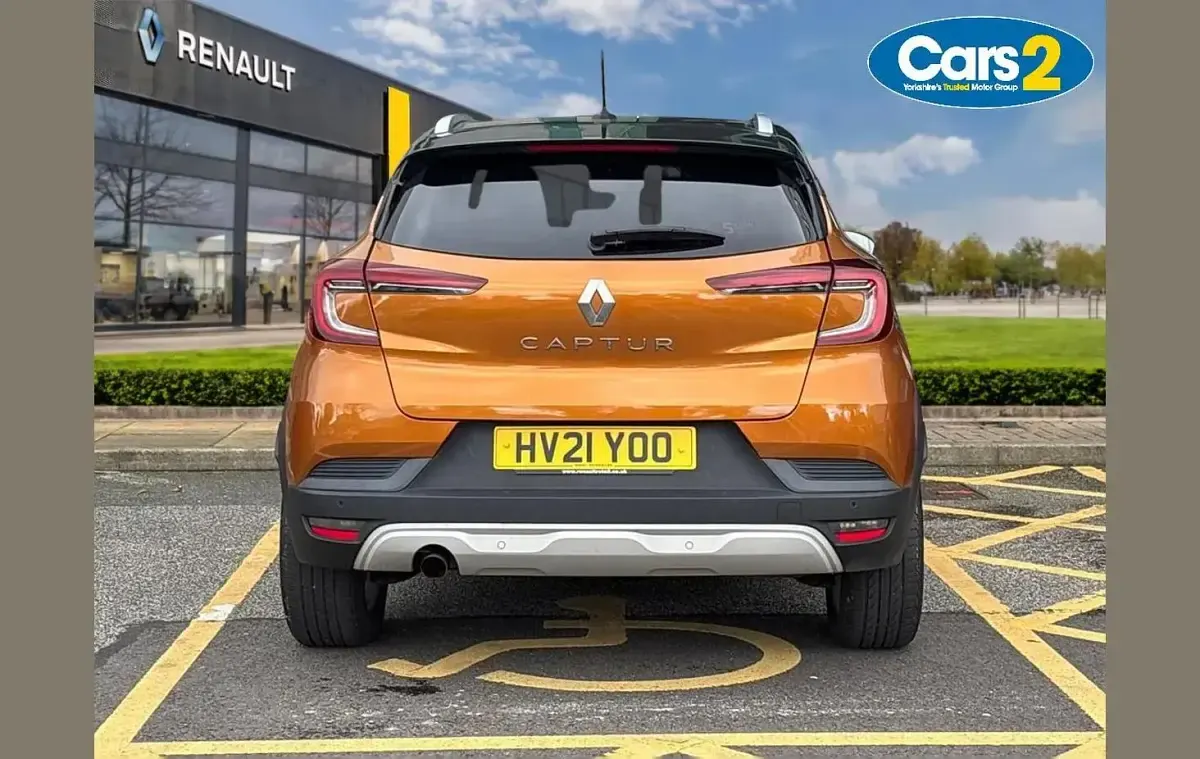 Used Renault Captur Iconic 131 HP (96 kW) 2020 Orange/black  SUV