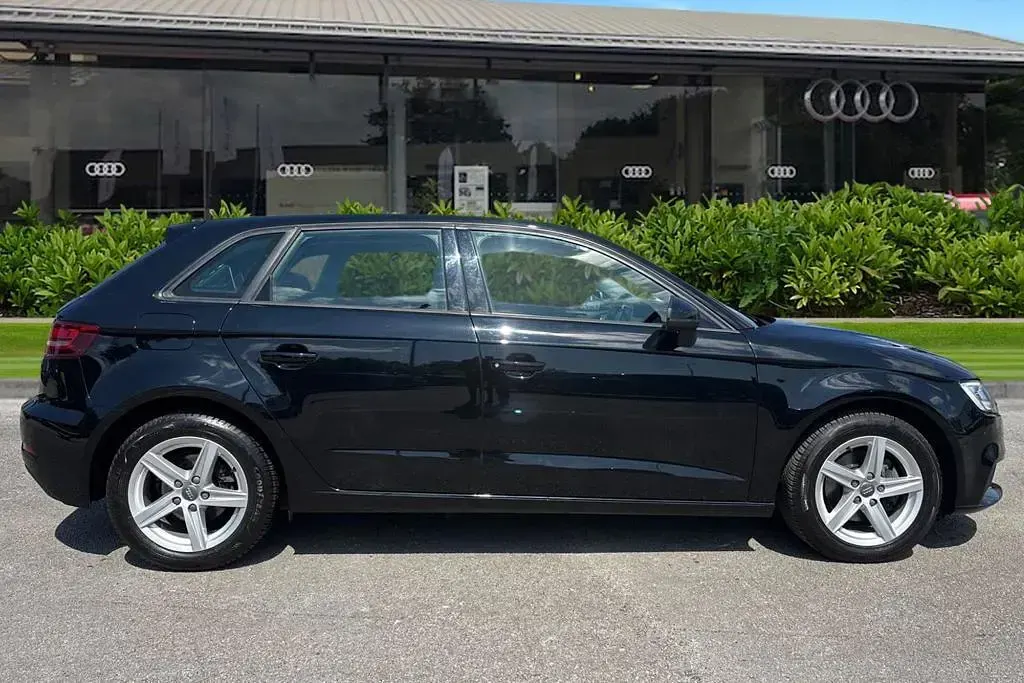 Used Audi A3 Comfort 150 HP (110 kW) 2020 Black Sedan