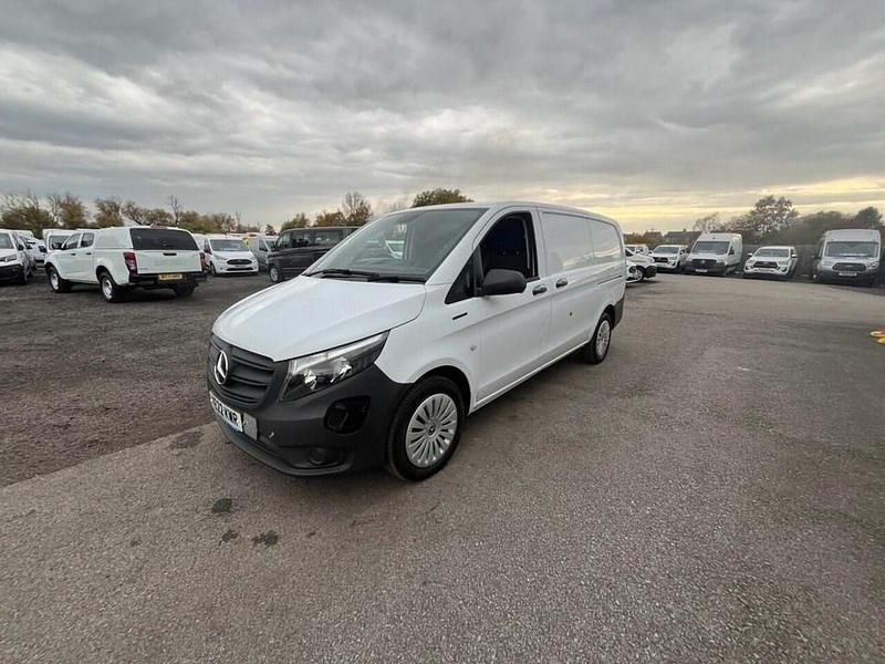 Used Mercedes e-Vito Progressive 85 kW (116 HP) 2022 White MPV