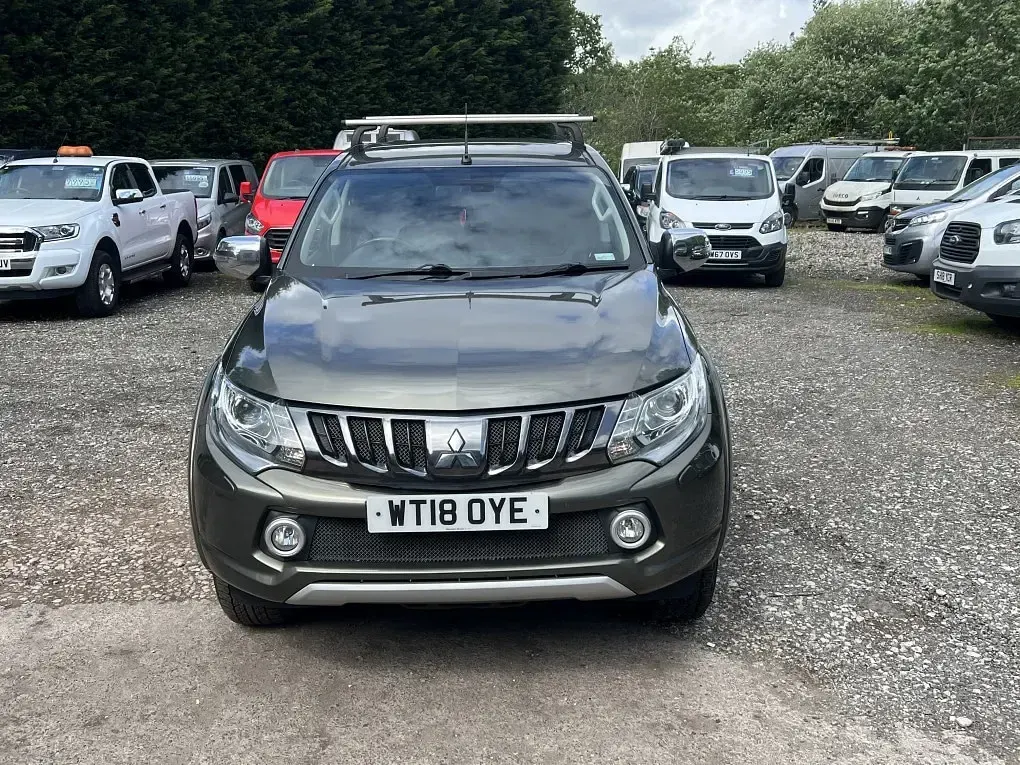 Used Mitsubishi L200 2018 Green Pickup