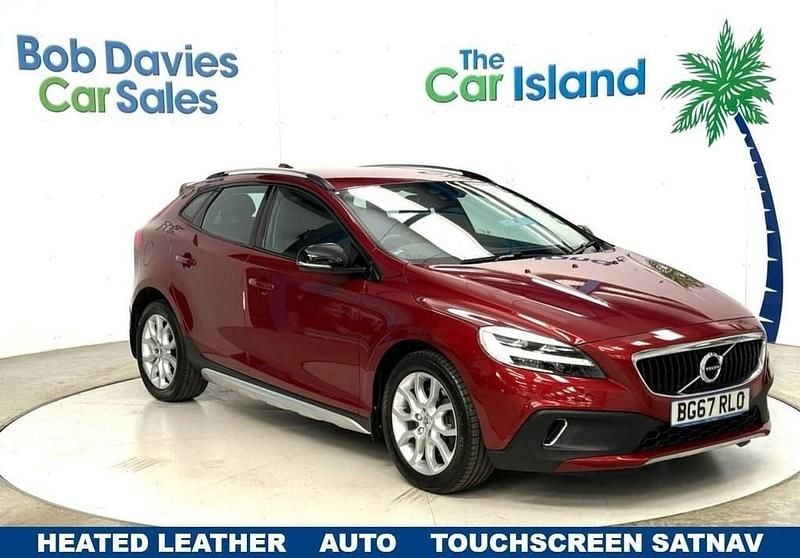 Used Volvo V40 Pro 152 HP (111 kW) 2017 Red Hatchback