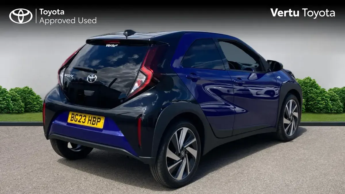 Used Toyota Aygo X 72 HP (52 kW) 2023 Blue SUV