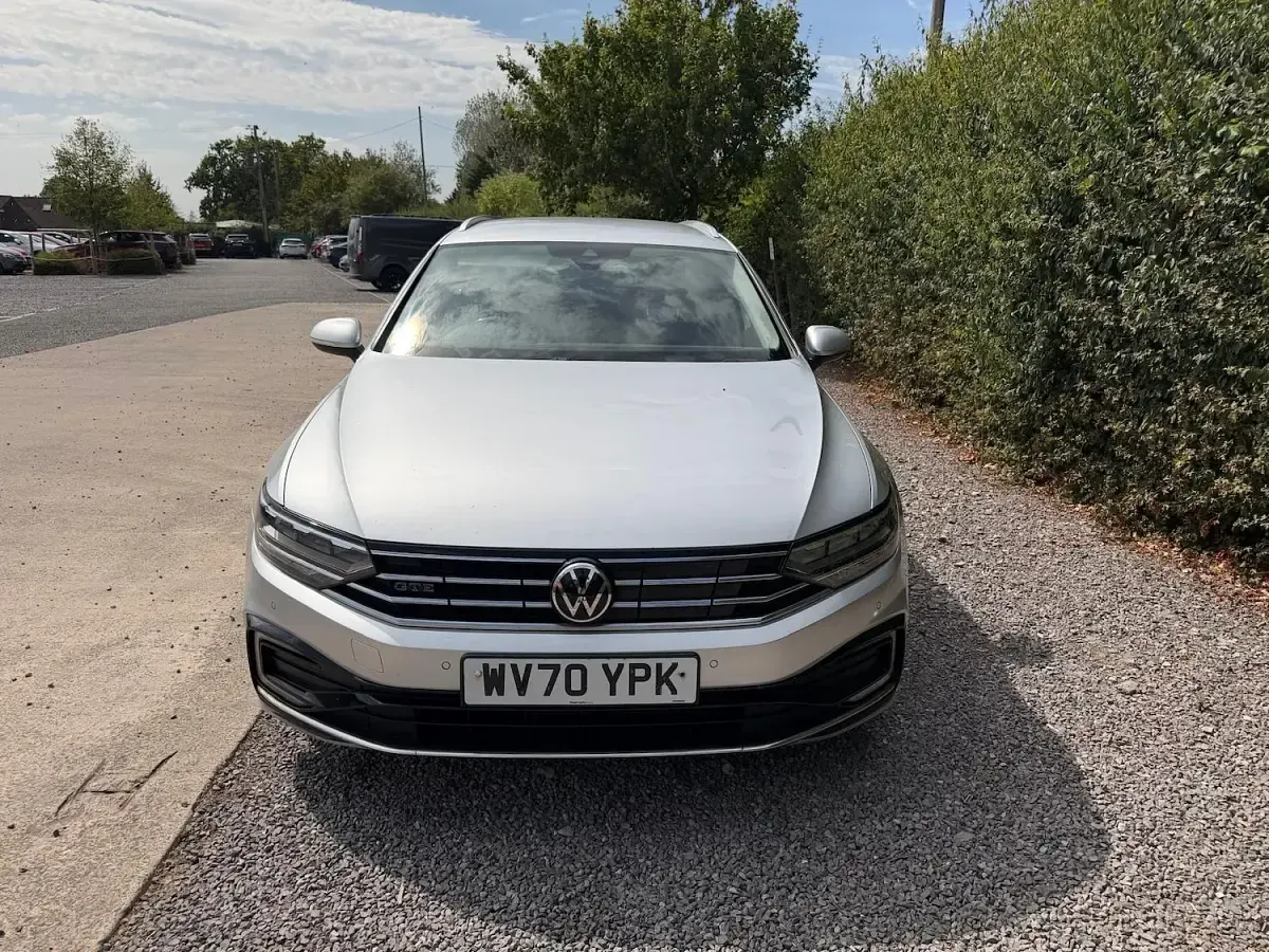 Used VW Passat GTE 218 HP (160 kW) 2020 Silver Estate