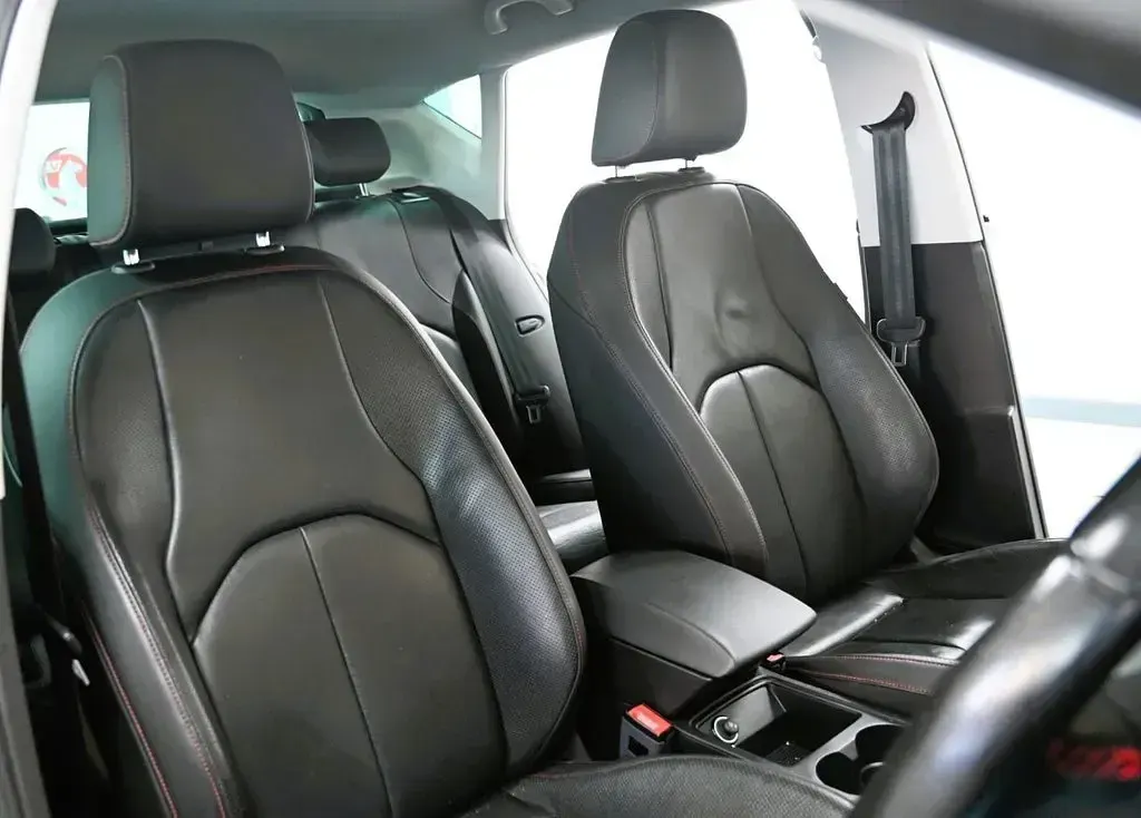 Used Seat Leon FR Sport 130 HP (95 kW) 2019 Black Hatchback