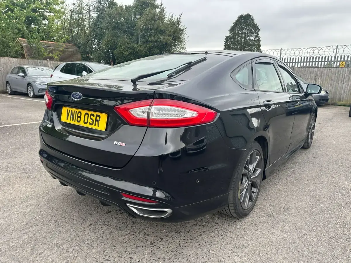 Używany Ford Mondeo ST-Line 180 KM (132 kW) 2018 Czarny Hatchback