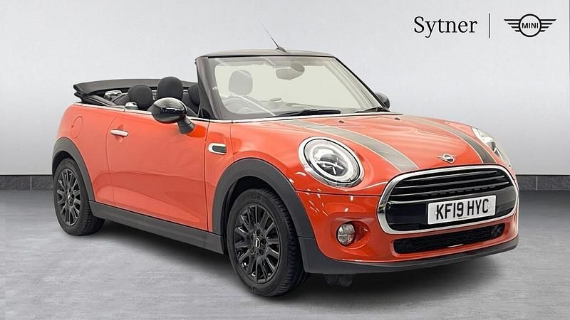 Used Mini Cooper Classic 136 HP (100 kW) 2019 Orange Hatchback