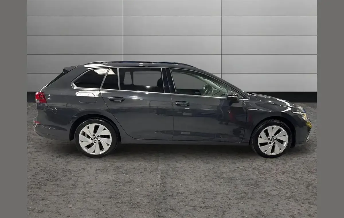 Used VW Golf VIII Style 147 HP (108 kW) 2023 Grey Estate