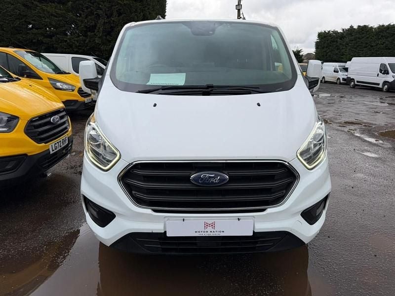 Used Ford Transit Custom Limited 130 HP (95 kW) 2022 White Van