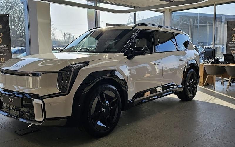 New 2025 Kia EV9 GT-Line S SUV | £75,250 (Expensive) - Image 1/4
