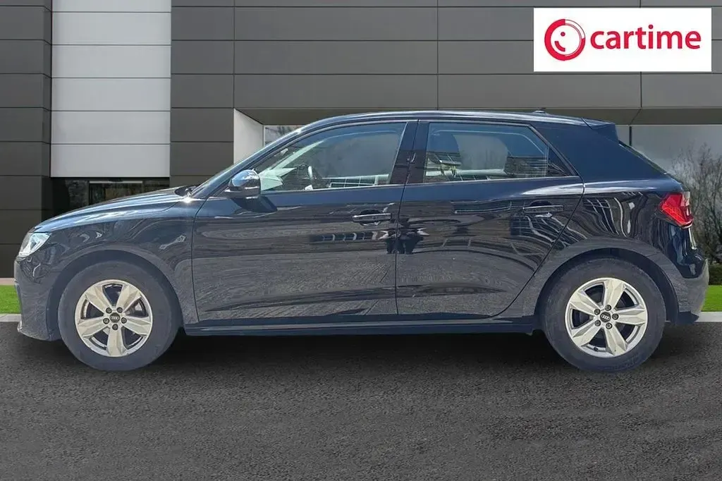Used Audi A1 Sportback Design 95 HP (69 kW) 2022 Black Hatchback