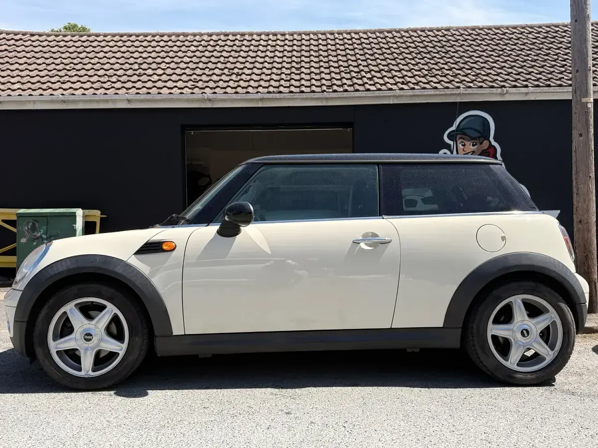 Used Mini Cooper Hatch 119 HP (87 kW) 2010 White Hatchback