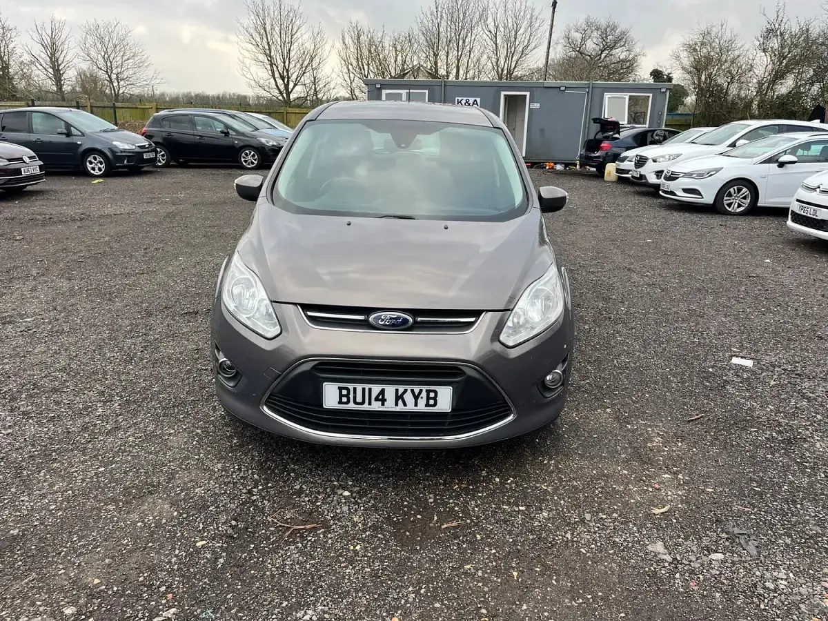 Used Ford Grand C-Max Zetec 125 HP (91 kW) 2014 Brown MPV