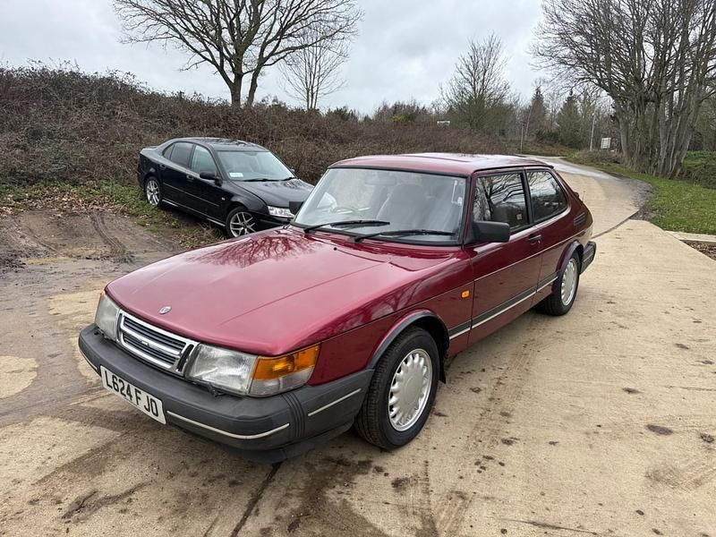 Used Saab 900 1993 Red Hatchback